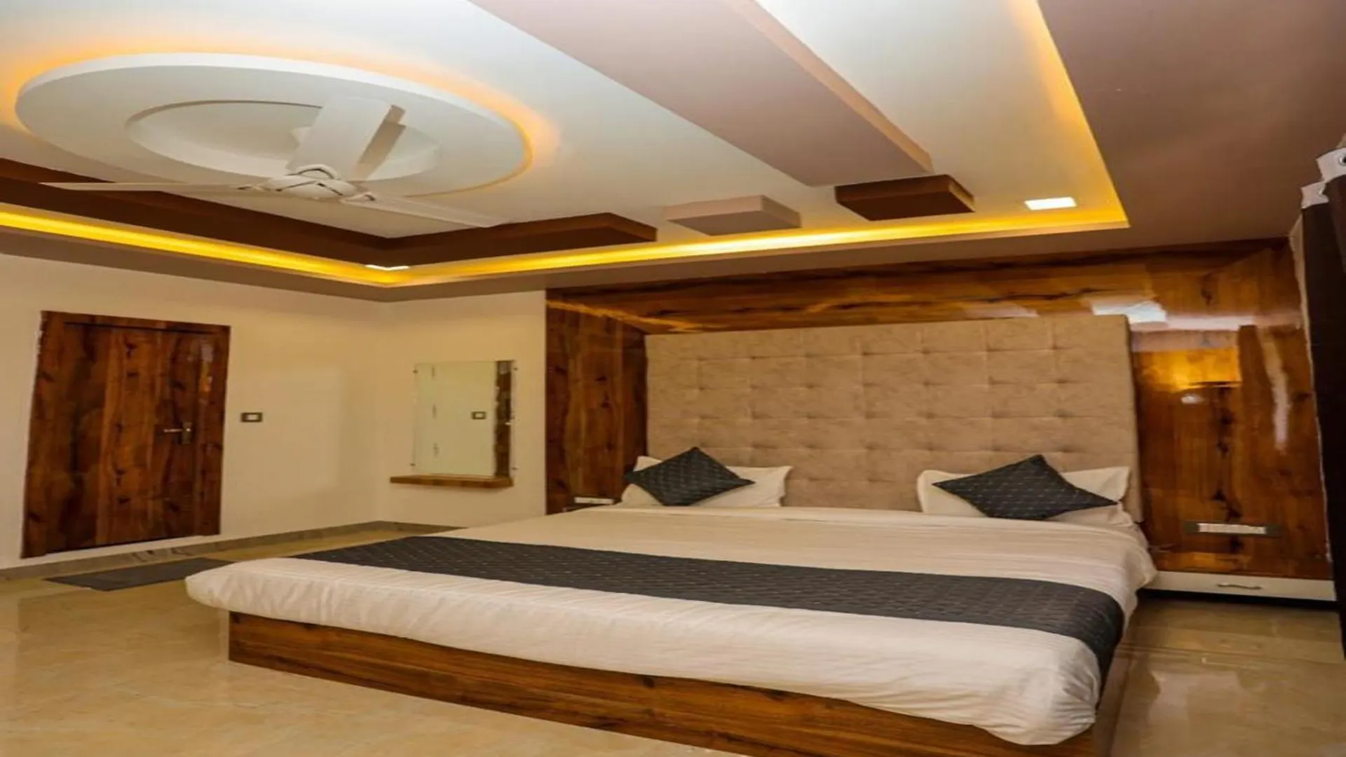 Hotel Eagle Inn Udaipur
