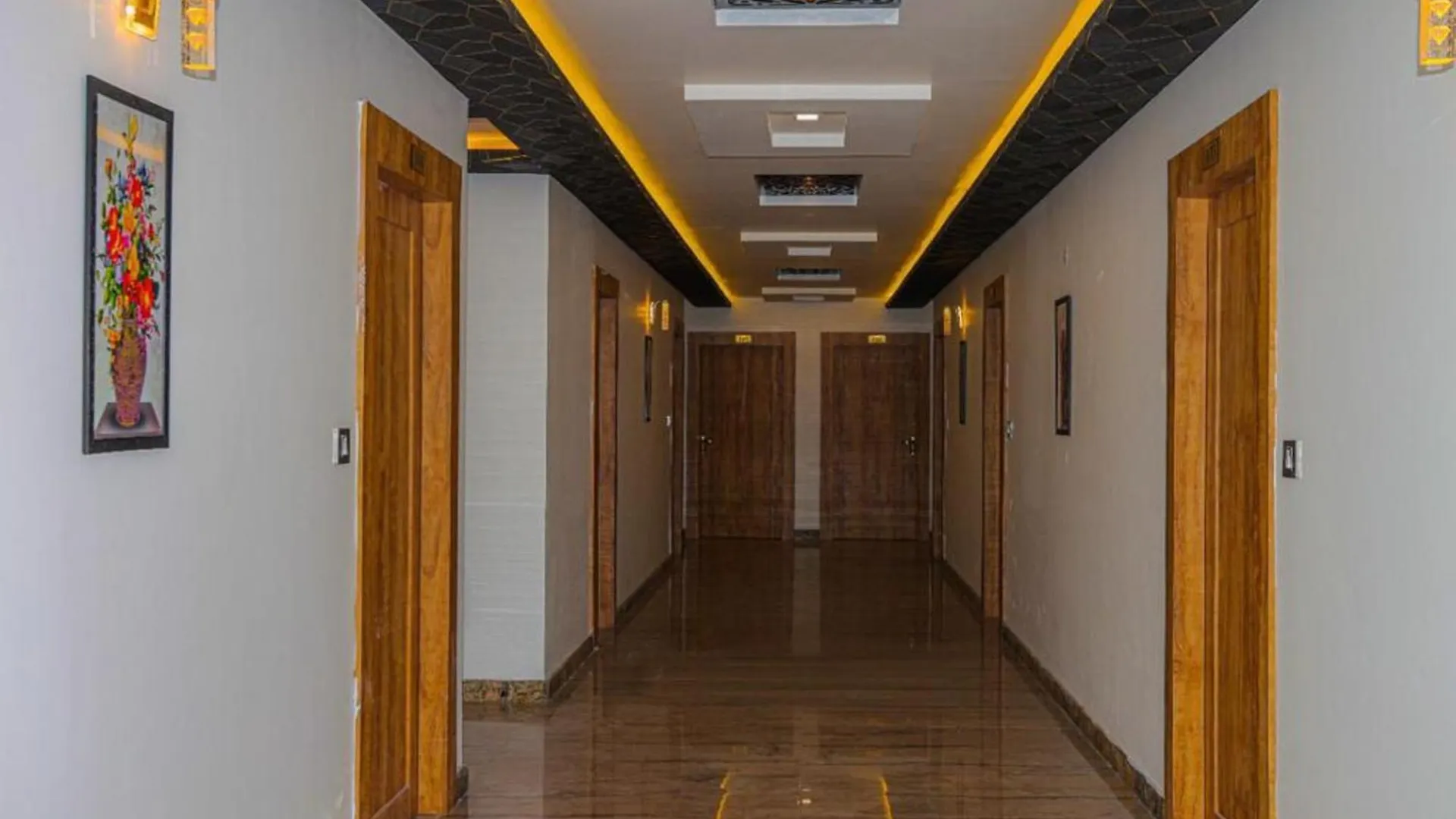 Hotel Eagle Inn Udaipur