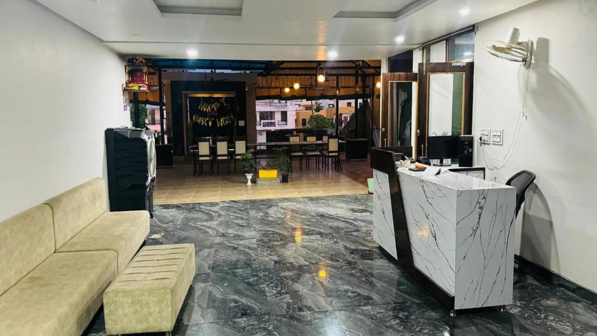 ***  Hotel Eagle Inn Udaipur India