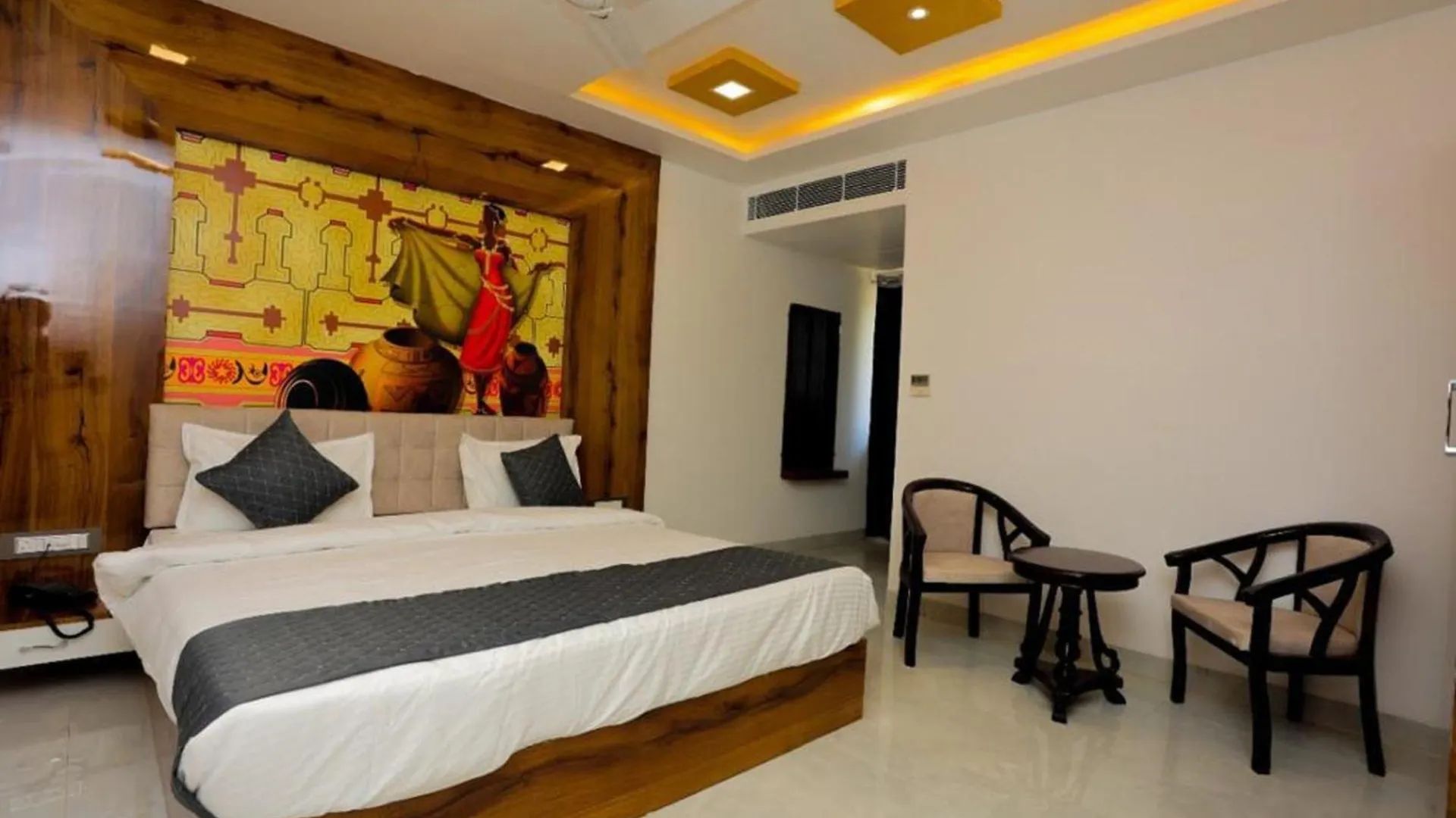 ***  Hotel Eagle Inn Udaipur India
